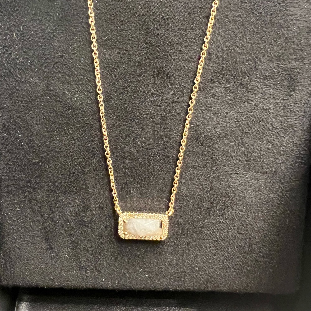 NWT Boutique Bar Necklace. 🤍 - Picture 2 of 3